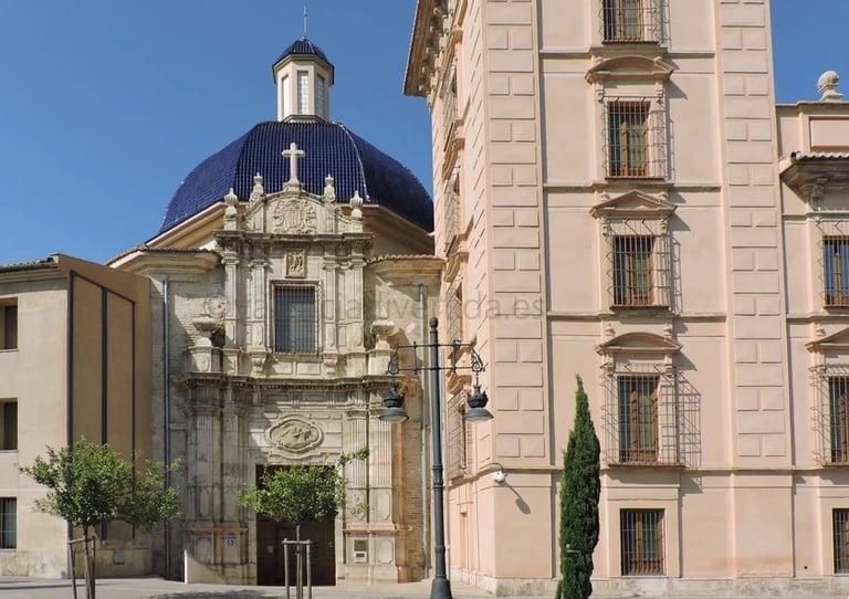 Facade of the Museum of Fine Arts of Valencia