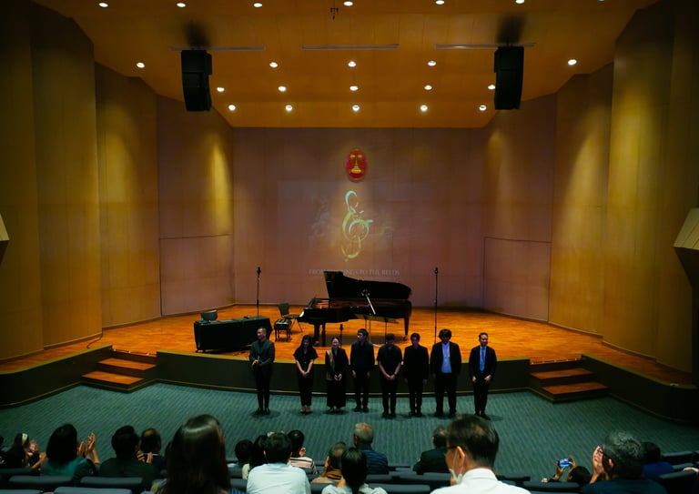 A loud applaud from audiences at the end of concert