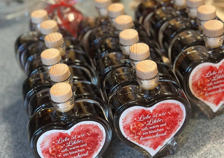 Valentinstags Geschenk Glasherzen mit Nusslikör & Spruch