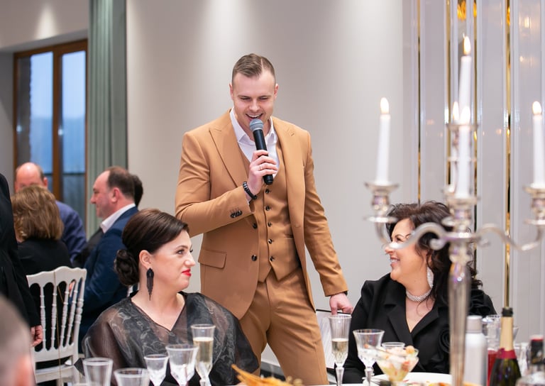 Profesionalus renginių vedėjas Arjuš Kuranovič gimtadienio vakarėlyje