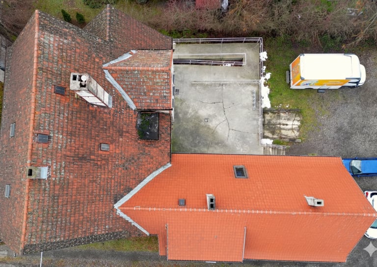 Dach przed i po umyciu