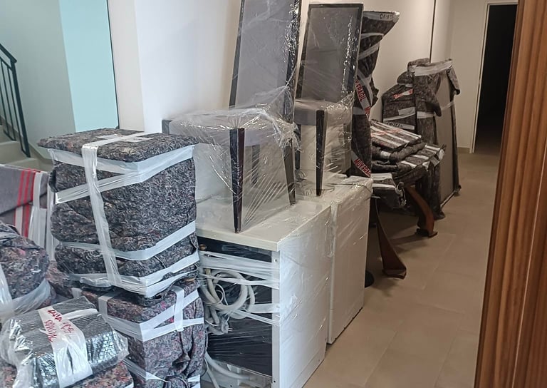 Guardamos y cuidamos tus muebles por ti!