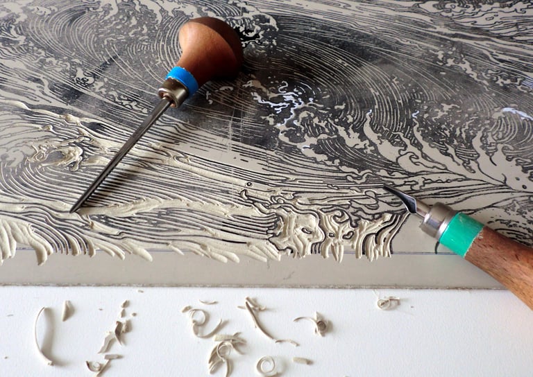 Photographie d'atelier de graveur. 