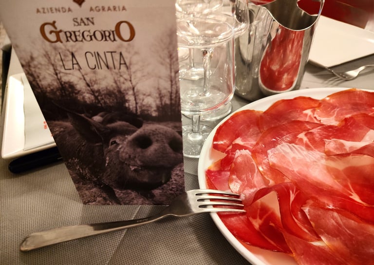 Degustazione di prosciutto di Cinta Senese DOP San Gregorio