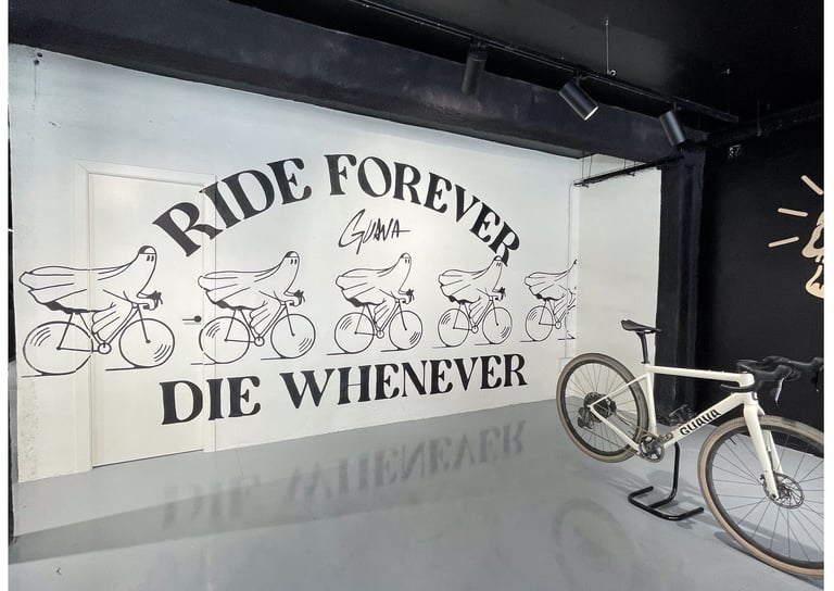 mural corporativo en una tienda conocida de bicicletas