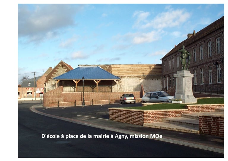 d'école à place de mairie à Agny