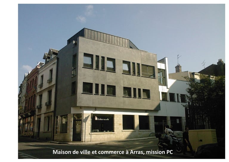 maison de ville et commerce à Arras