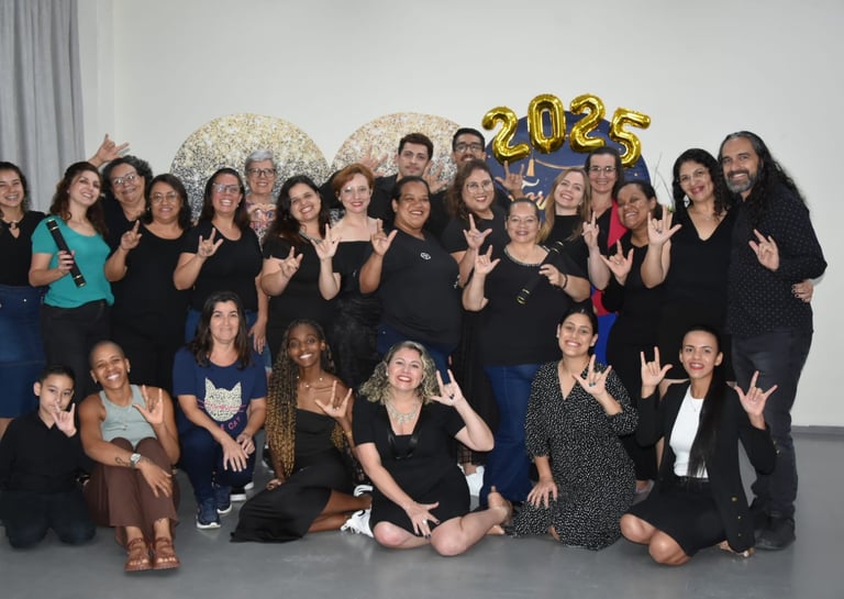 Formandos Turma 2025 do curso de Libras do básico ao avançado