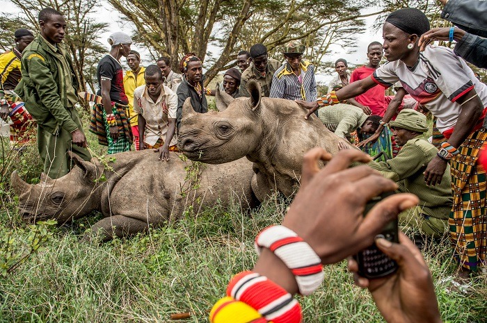 First meeting, 2015 from the series The Guardians ©Ami Vitale