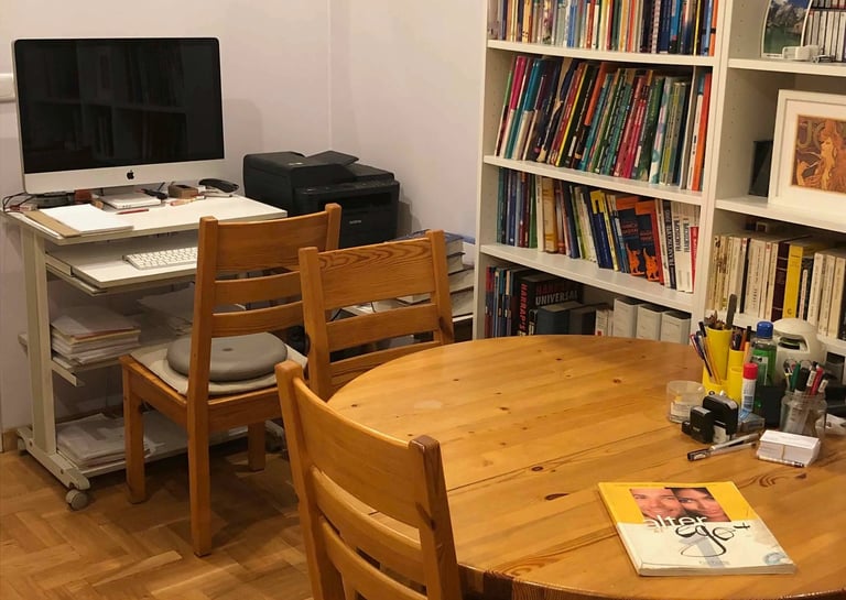 Bureau de travail pour les cours de français