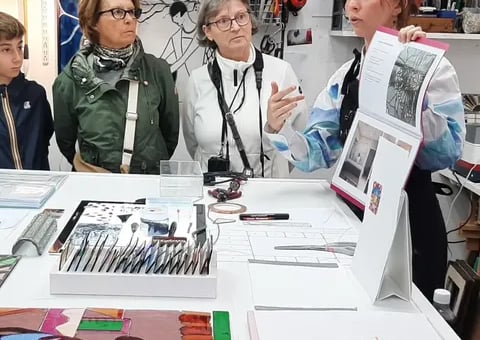 Journée portes ouvertes atelier vitrail Paris : présentation du savoir-faire artisanal.