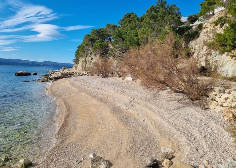 Furter West Rape Bech is also one of the best pebble beaches around.