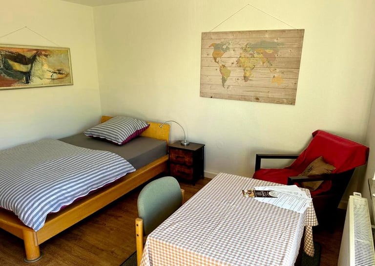 Ruhiges Gartenzimmer in Reutlingen zur kurzen Übernachtung