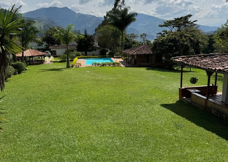 Casa para internos con naturaleza piscina buen ambiente