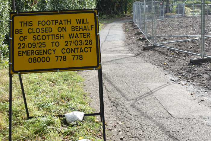 sign indicating closure of footpath imminent (c) H Ross