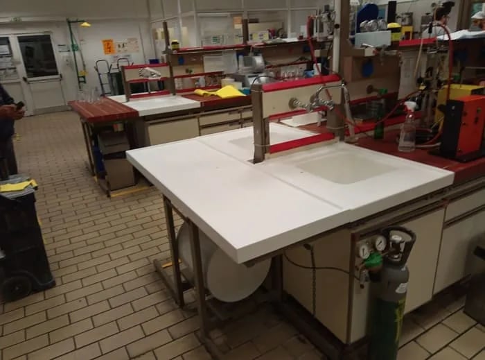 ΕΙΔΙΚΕΣ ΚΑΤΑΣΚΕΥΕΣ / ΠΑΓΚΩΝ / ΕΡΓΑΣΤΗΡΙΩΝ / ΧΗΜΕΙΩΝ / ΜΙΚΡΟΒΙΟΛΟΓΙΚΩΝ / ΤΡΟΦΙΜΩΝ ΚΟΡΙΑΝ