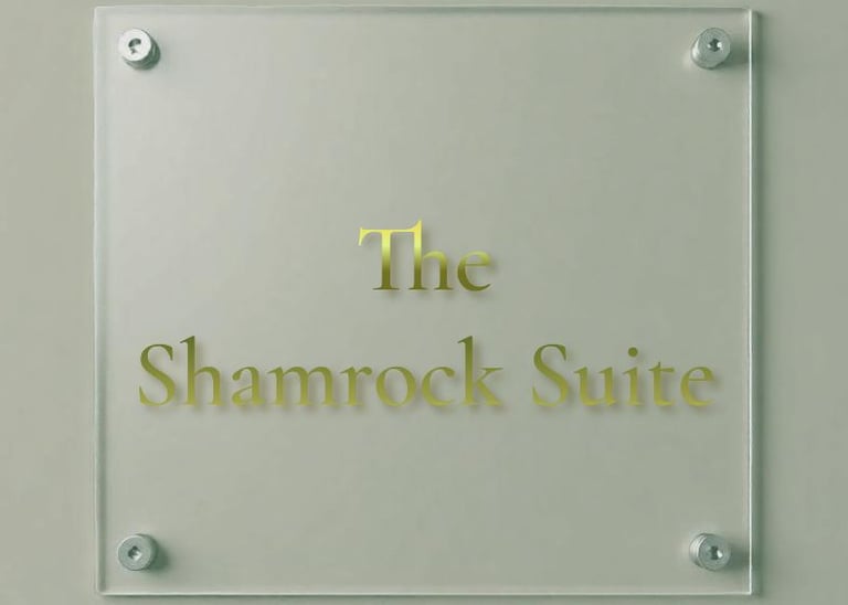 luxury Single en suite hotel room in Hull