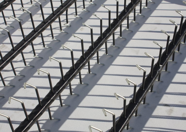 zawieszka galwaniczna na białym tle