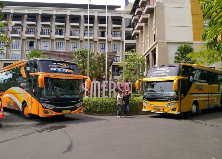 Rental Bus Pariwisata Padang