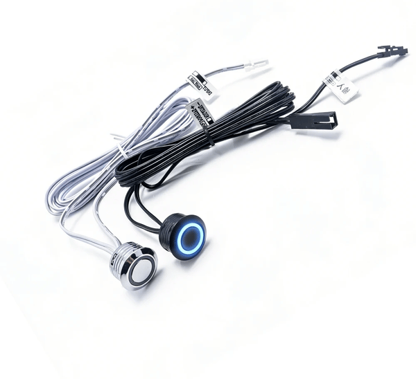 Opciones de diseño: disponible en acabado cromado y negro con indicador LED azul.