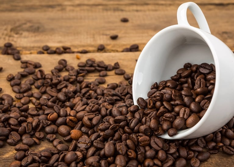 Granos de café, el café tiene un alto contenido de ácido clorogénico, que regula glucosa