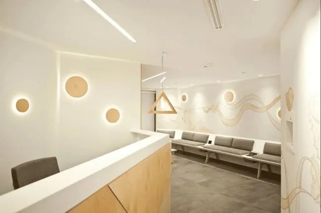 ΕΙΔΙΚΕΣ ΚΑΤΑΣΚΕΥΕΣ ΙΑΤΡΕΙΩΝ ΜΕ ΚΟΡΙΑΝ