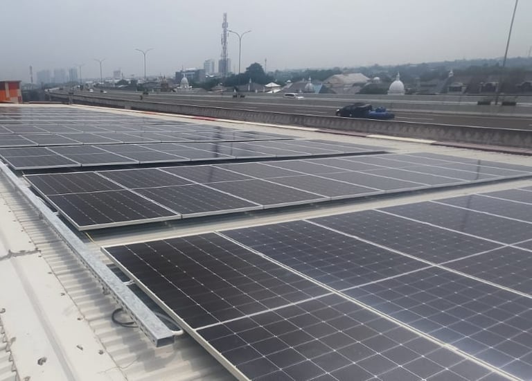 Solar Panel Gedung Kantor