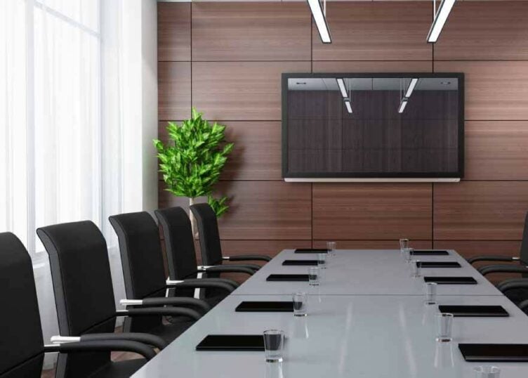 4️⃣ 🗣️ أنظمة الصوت للمؤتمرات والاجتماعات (Conference & Meeting Systems)