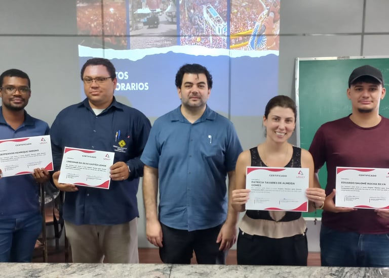 Funcionários da Prefeitura de Cláudio 