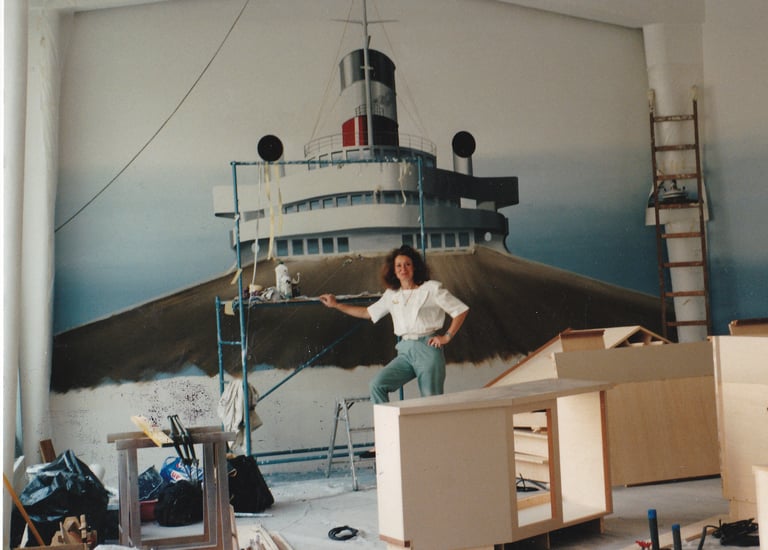 Fresque intérieure représentant un paquebot réalisée par France CRUSE pour la société Thomson.