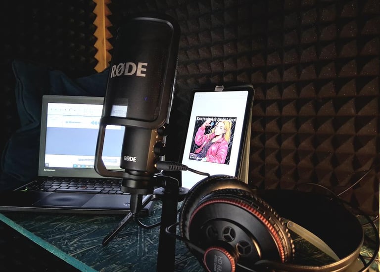 Berenice Höher - Making of Foto "Existence" Hörspiel Aufnahmen im Homestudio