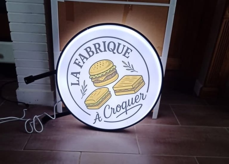 Enseigne lumineuse pour un restaurant fait par MB2S
