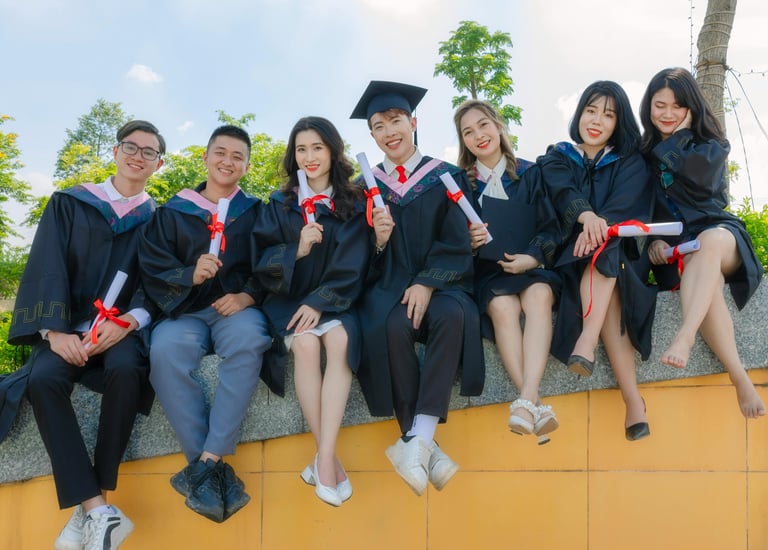 glückliche Absolventen