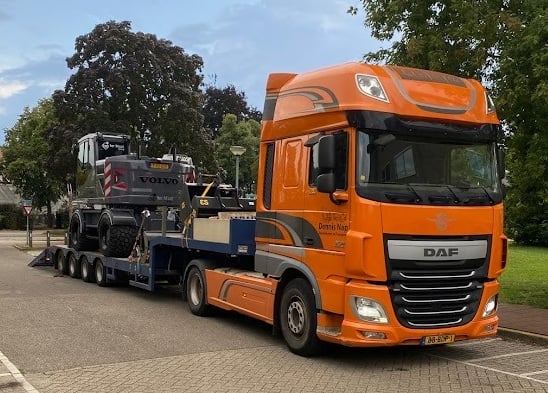 a truck with a flat bed and a flat bed