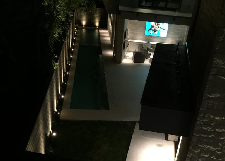 fence up lighting
