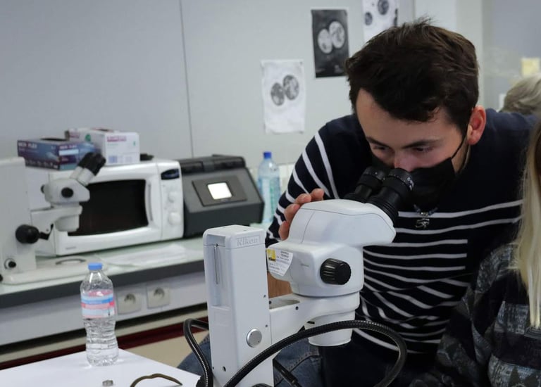 Eliott en laboratoire, Museum national d'Histoire naturelle