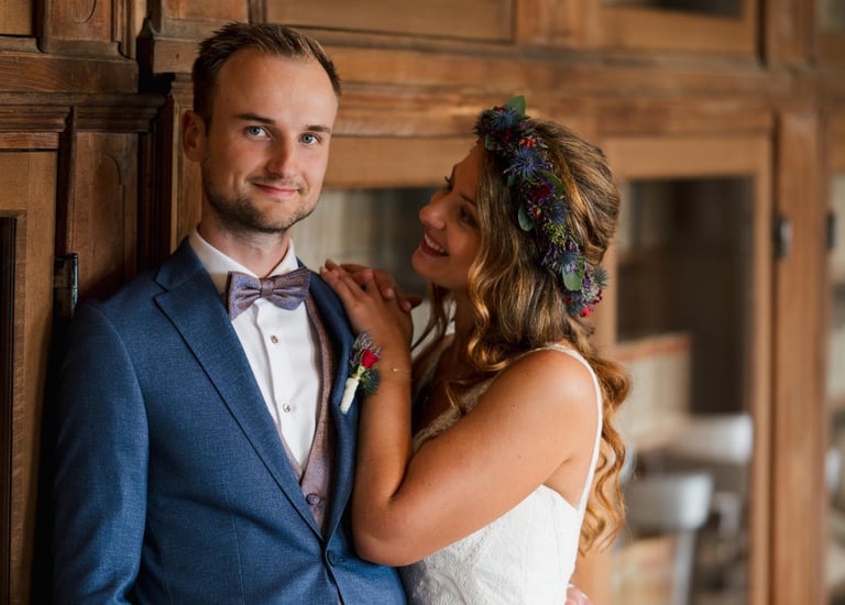 Hochzeit Wedding in Schloss Kloster Holzen Augsburg Standesamt Brautpaar Fotoshooting