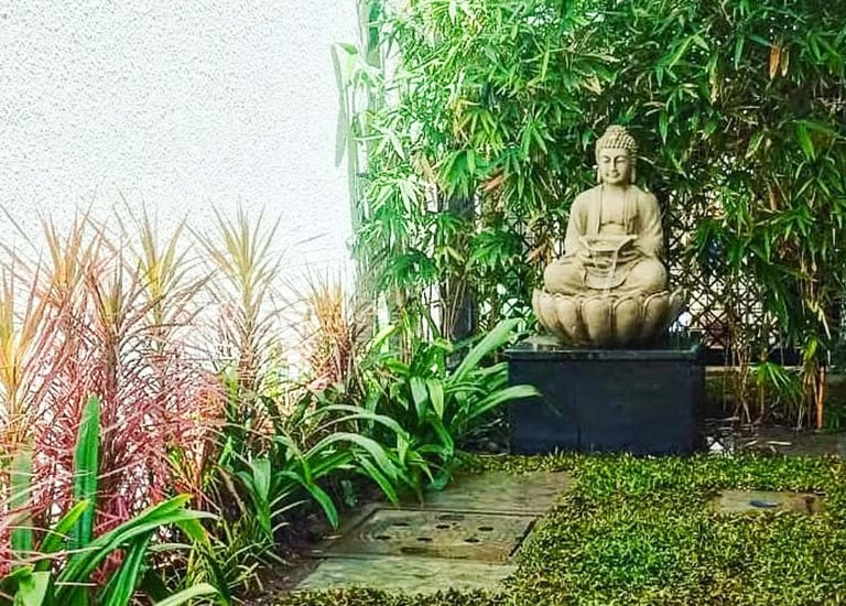 Unique fibre sculptures enhancing visual appeal of garden space by Garden Designers