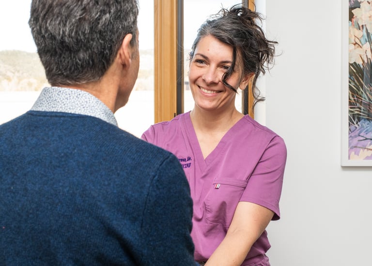 Mishe offering modern acupuncture treatment in Carbondale, CO for chronic pain