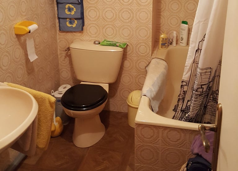 Salle de bains vétuste