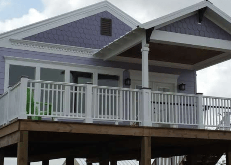 A beautiful bay home on the water!