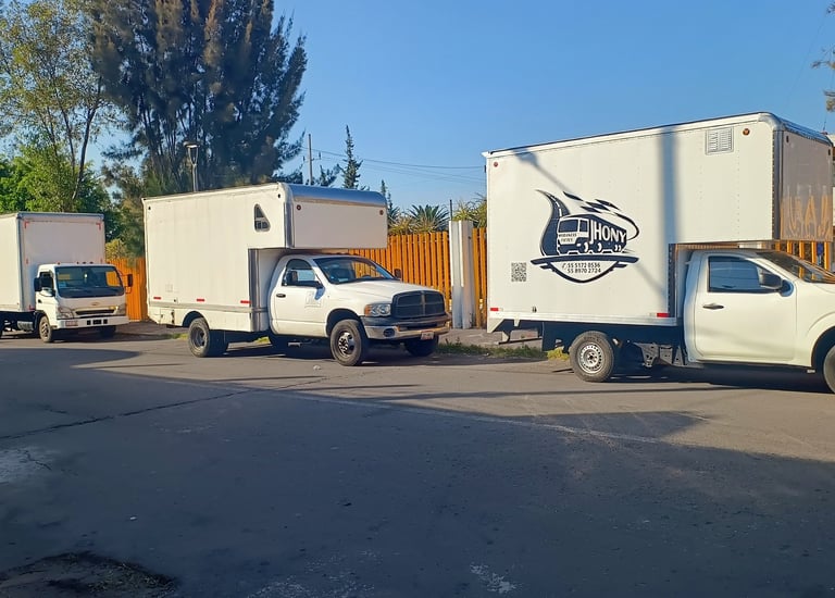 Transporte seguro de muebles en unidades monitoredas de Jhony Moving