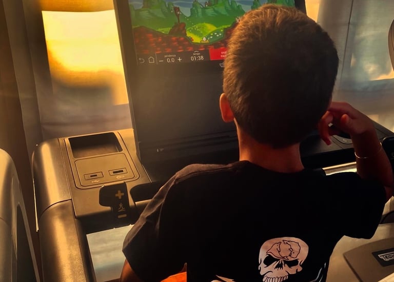 bambino che si allena al Run Artis di Technogym