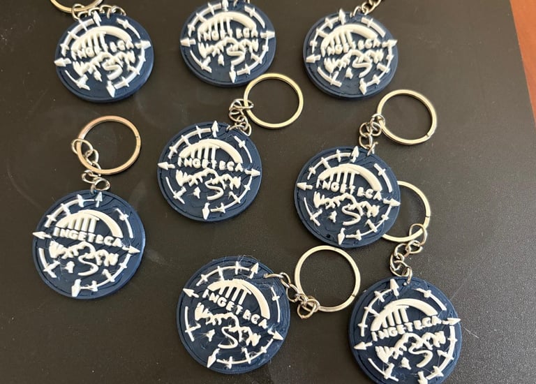 Llaveros personalizados impresos en 3D para Ingeteca Ingenieros