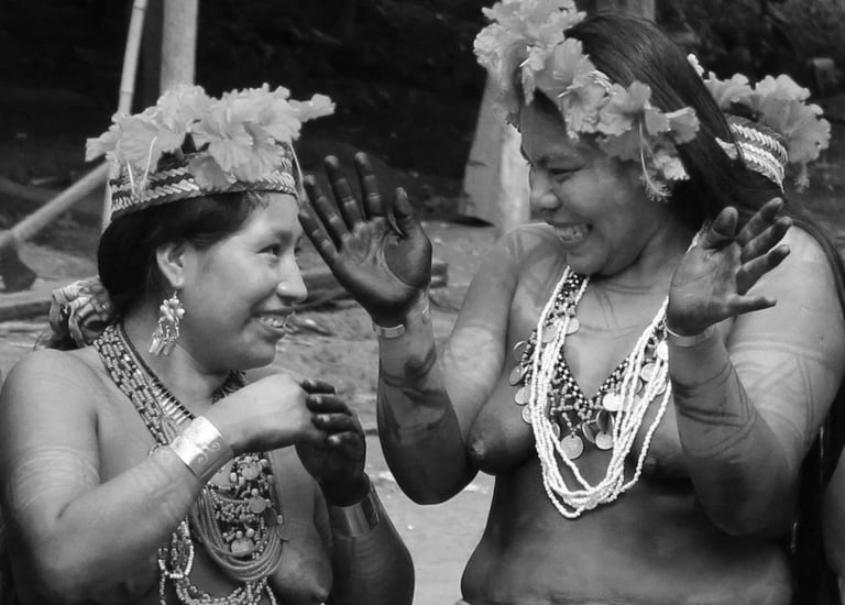 a woman in a native Panama headdress