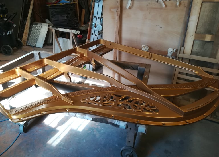 Réparation PIano Lyon- Nouveau Vernis de Cadre- Artisan Lyon