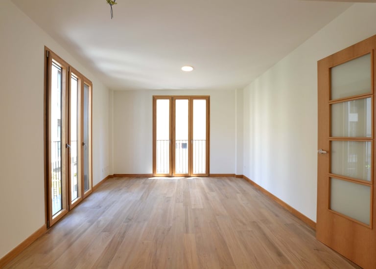 Balconeras en 3 hojas de aluminio-madera. 