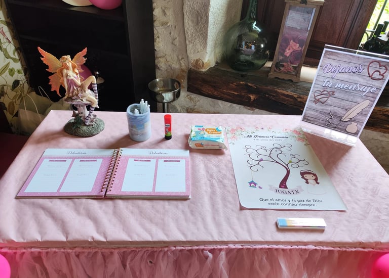 Mesa de firmas para primera comunión