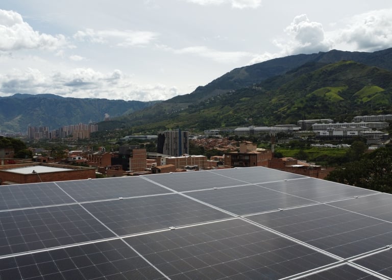 Paneles solares en Copacabana Antioquia