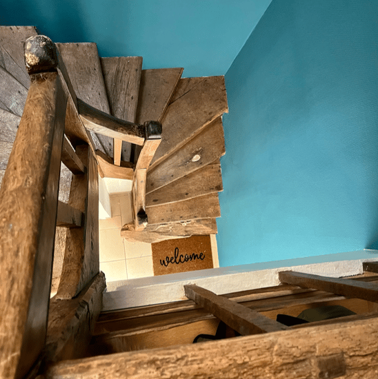 "Meublé de tourisme par Maison Haute, spécialiste en architecture d'intérieur et bien-être."